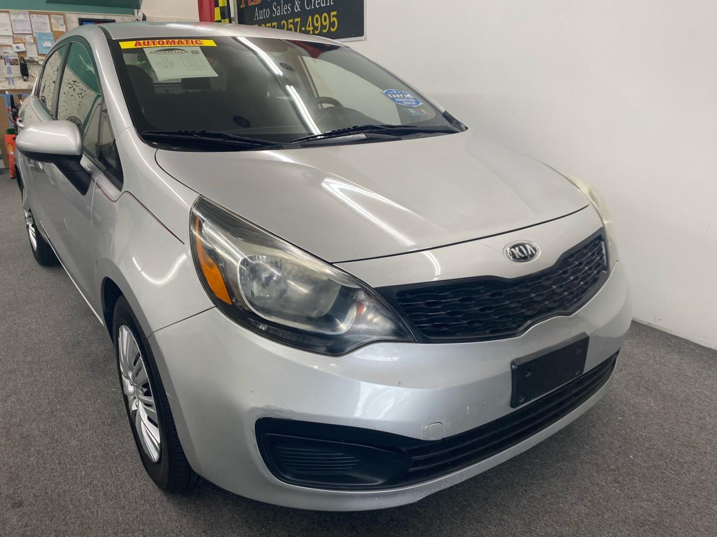 2013 SILVER Kia Rio LX (KNADM4A31D6) with an 1.6L L4 DOHC 16V engine, located at 533 S West End Blvd., Quakertown, PA, 18951, (877) 257-4995, 40.343994, -75.303604 - INCLUDED IN THE SALE PRICE OF EVERY VEHICLE: 48 Hour Money Back Guarantee 6 Month - 6,000 Mile Warranty Brand New PA State Inspection & Emission $10 Oil Changes for the Life of the Loan Complete CARFAX - Photo#2